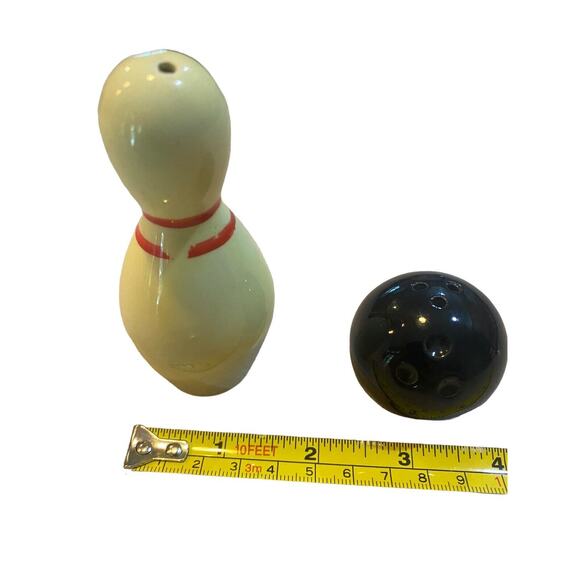 VTG Ceramic Bowling Pin and Ball Salt & Pepper Shakers Set Japan - Picture 8 of 8